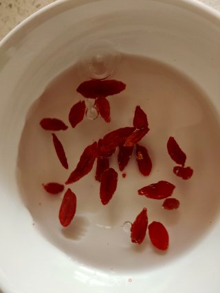 红枣银耳莲子羹的做法步骤：6