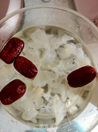 红枣银耳莲子羹的做法步骤：8