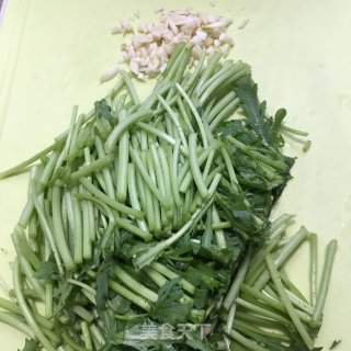 蒜蓉炒茼蒿的做法步骤：1