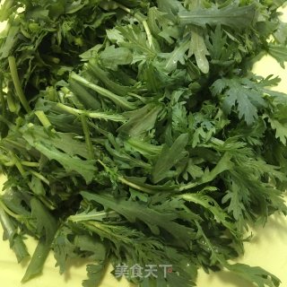 蒜蓉炒茼蒿的做法步骤：2