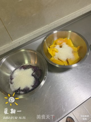 可爱的南瓜紫薯馒头的做法步骤：1
