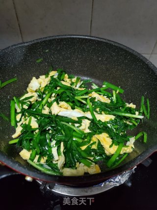 韭菜炒鸭蛋的做法步骤：6