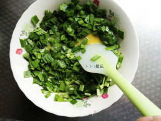 韭菜炒鸡蛋的做法步骤：4