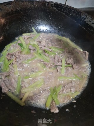 小炒牛里脊的做法步骤：5