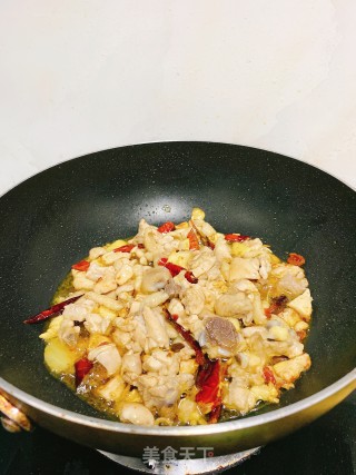青椒炒鸡块的做法步骤：7