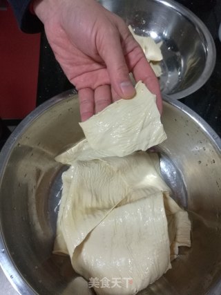 家庭版辣条（豆皮）的做法步骤：1