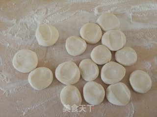 香椿木耳鸡蛋素饺的做法步骤：11