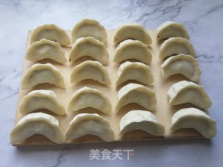 香椿木耳鸡蛋素饺的做法步骤：15