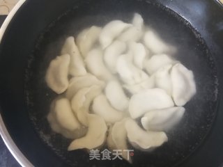 香椿木耳鸡蛋素饺的做法步骤：16