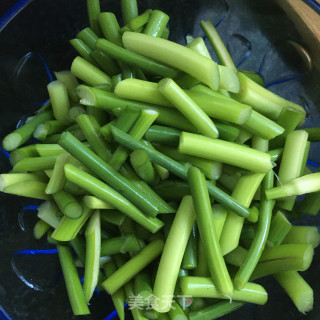 蒜苔番茄炒蛋的做法步骤：3