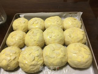 杏仁奶酪小餐包的做法步骤：8