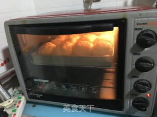 杏仁奶酪小餐包的做法步骤：9