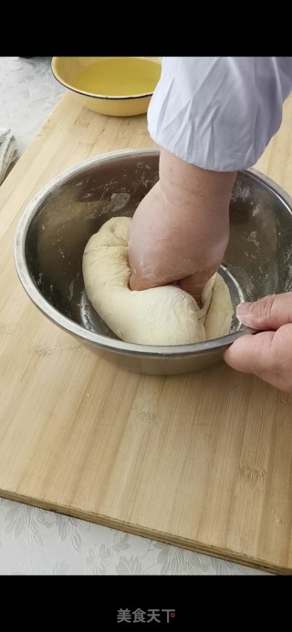 好吃又健康在家就能做的芝麻小饼的做法步骤：1