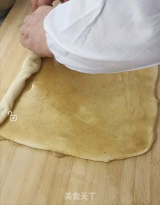 好吃又健康在家就能做的芝麻小饼的做法步骤：4