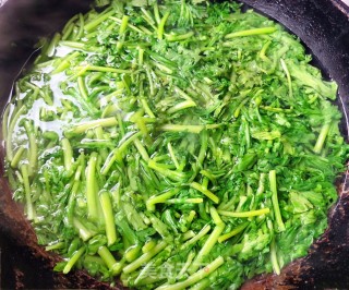 蒜泥茼蒿拌香菇魔芋的做法步骤：4