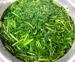 蒜泥茼蒿拌香菇魔芋的做法步骤：5