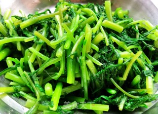 蒜泥茼蒿拌香菇魔芋的做法步骤：6