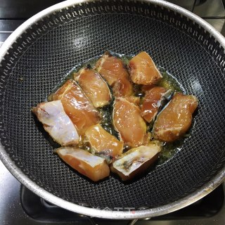 红烧青鱼块的做法步骤：2