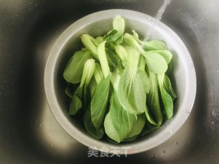 蒜香油菜的做法步骤：1