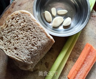 拌面筋的做法步骤：1