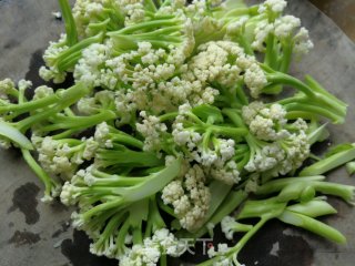 莴笋花菜炒肉片的做法步骤：2