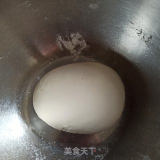 三种荠菜鲜肉馄饨的包法的做法步骤：1