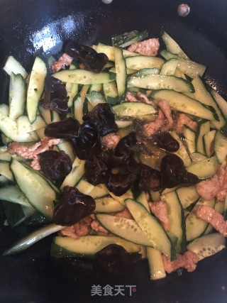 黄瓜木耳肉片的做法步骤：3