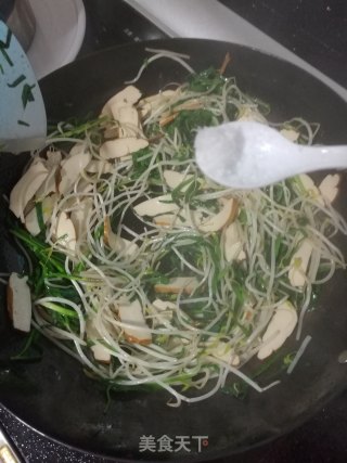 春韭豆芽炒豆干的做法步骤：8