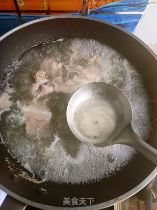 山药排骨汤的做法步骤：2