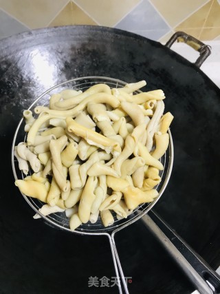 爆炒鹅肠的做法步骤：4