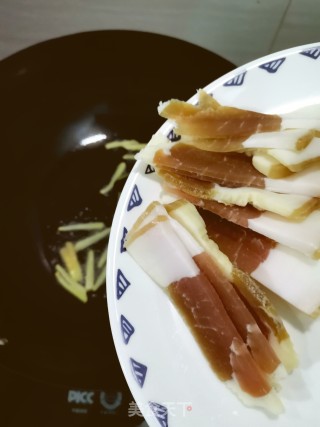 腊肉炒芦笋的做法步骤：6
