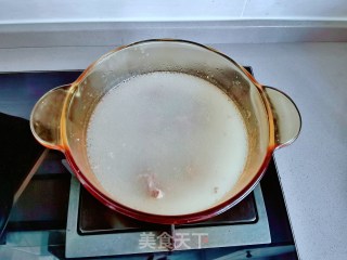汤鲜味美的豆浆火锅的做法步骤：3