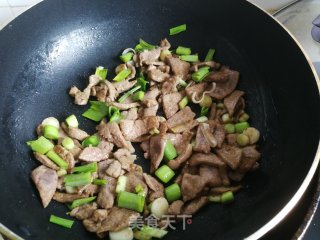 蒜苗炒猪肝的做法步骤：4