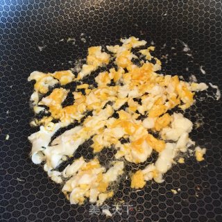 荠菜火腿蛋花汤的做法步骤：2