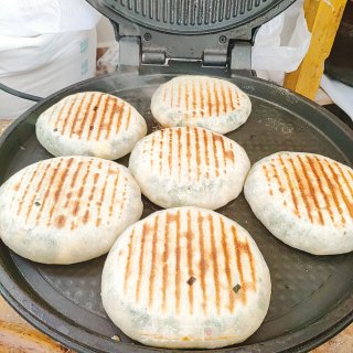 薄皮韭菜馅饼的做法步骤：14