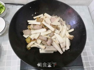 爆炒杏鲍菇的做法步骤：5