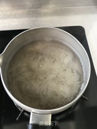 粉条黄豆芽的做法步骤：1
