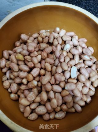 卤五香花生的做法步骤：1