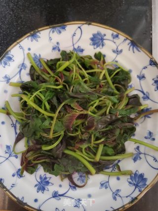 红苋菜拌胭脂粉丝的做法步骤：6