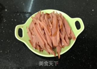 三丝炒河粉的做法步骤：3