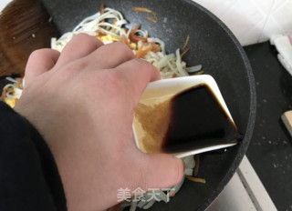三丝炒河粉的做法步骤：15