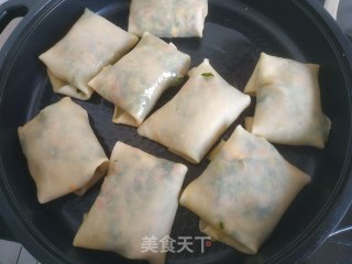 烙三鲜春饼的做法步骤：16