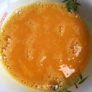 韭菜三鲜盒子的做法步骤：2