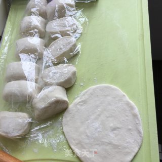 韭菜三鲜盒子的做法步骤：6