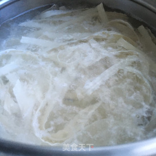 油泼刀削面的做法步骤：3
