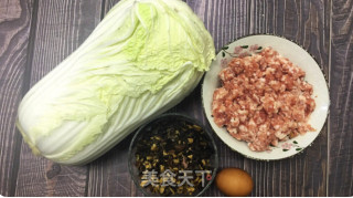 金玉白菜卷的做法步骤：1