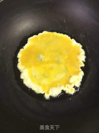 大蒜香干炒鸡蛋的做法步骤：3