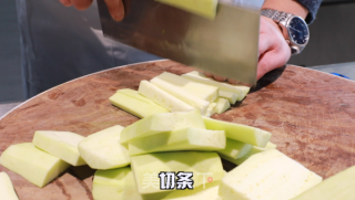 鱼香茄子的做法步骤：2