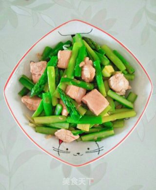 大马哈鱼炒芦笋的做法步骤：6