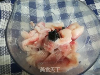 鱼肉馄饨的做法步骤：1